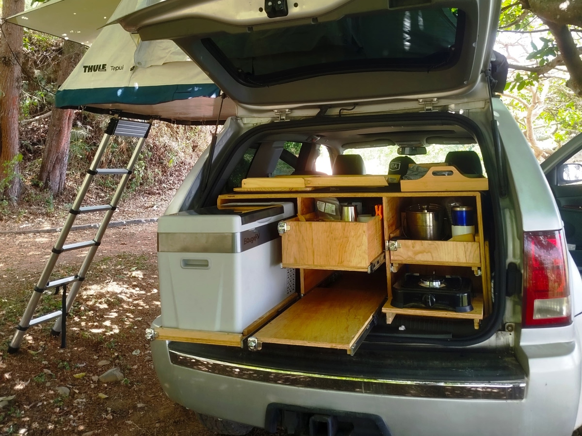 Jeep Cherokee Accessories and Tent